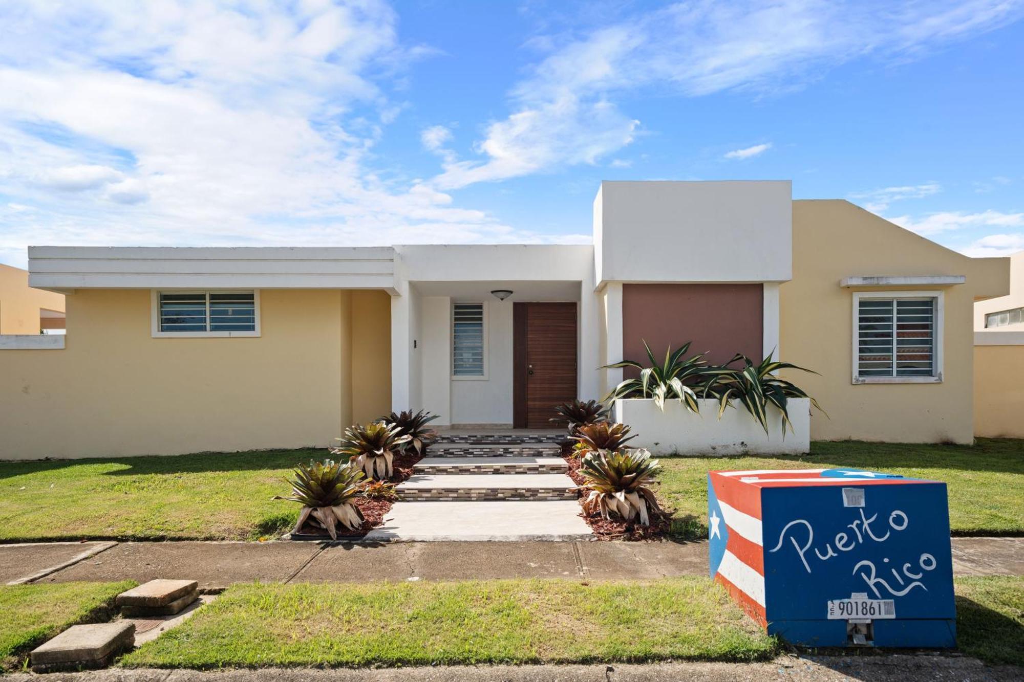 4 Bedroom Family Reserve With Pool Home Dorado Bagian luar foto